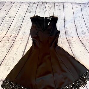 Chic Black Sleeveless Midi Dress